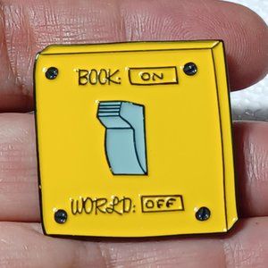 SWITCH ON/OFF LAPEL PIN